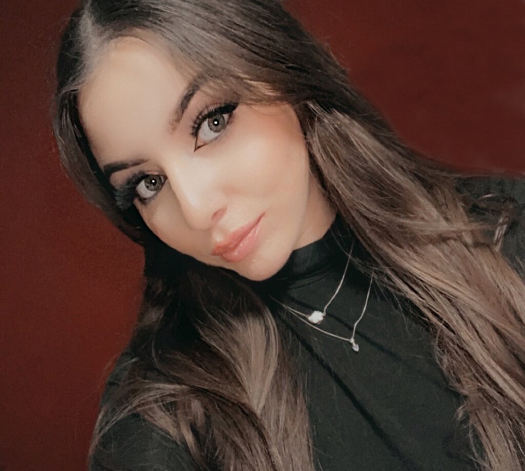 Kayleigh, beautician with #YBL